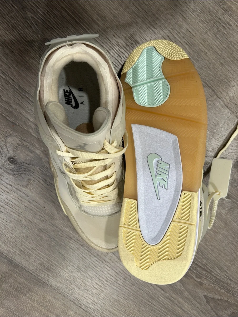 Jordan Men's Cream/Tan Retro Basketball Sneakers